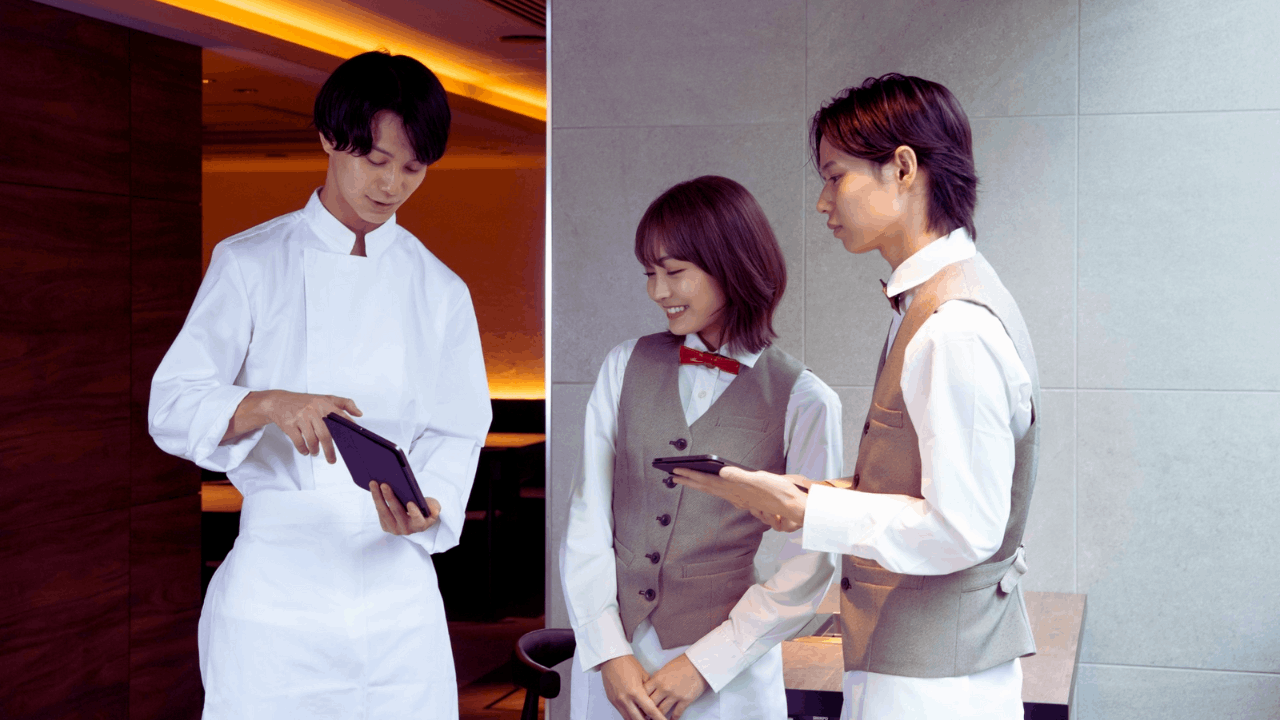 Waiter & Waitress Jobs in Japan: How to Find Positions